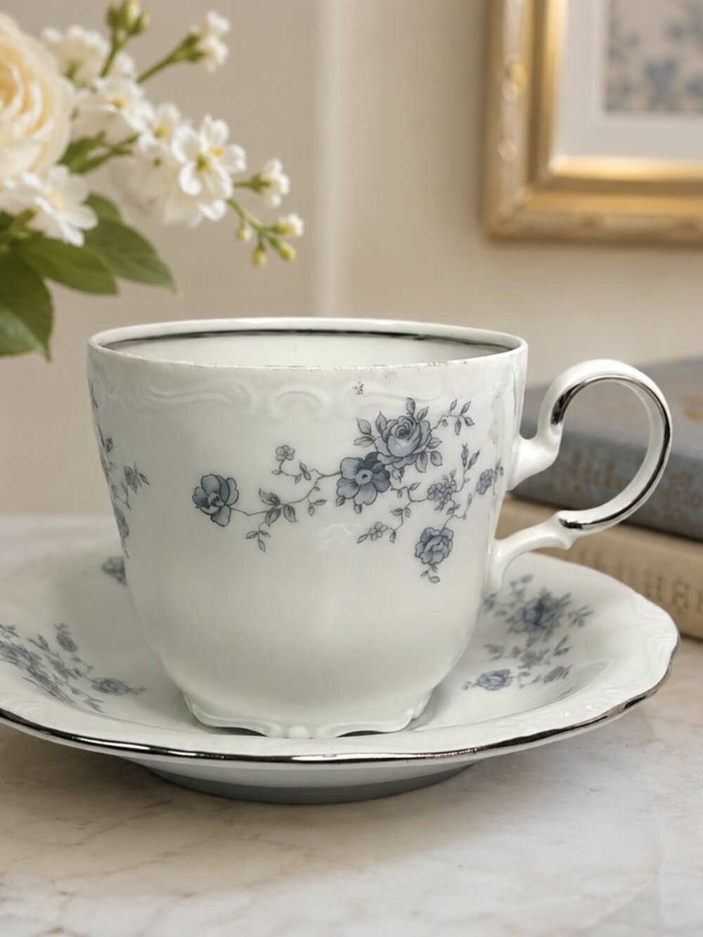 Johann Haviland 'Blue Garland' porcelain teacup and saucer set